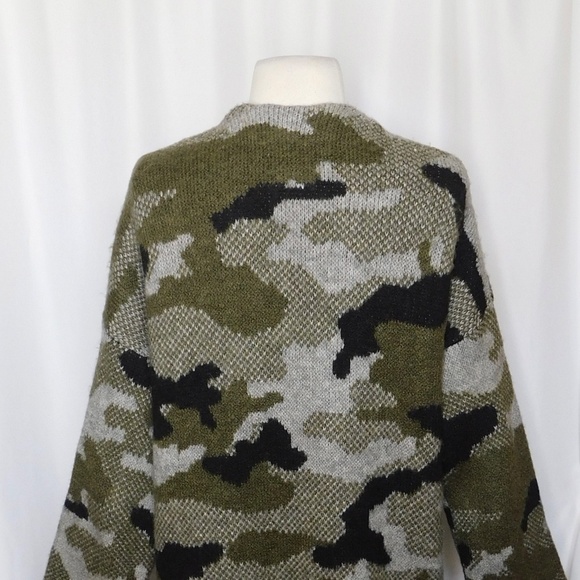 ANTHROPOLOGIE Vero Camo Cardigan Sweater Camouflage Pockets Gorpcore X-Small - Picture 11 of 15